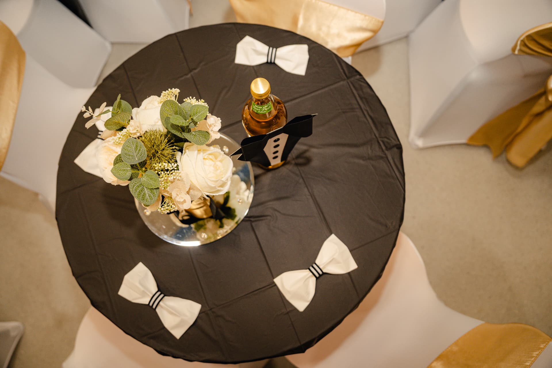 Centerpiece Drama — Tablescape Styling
